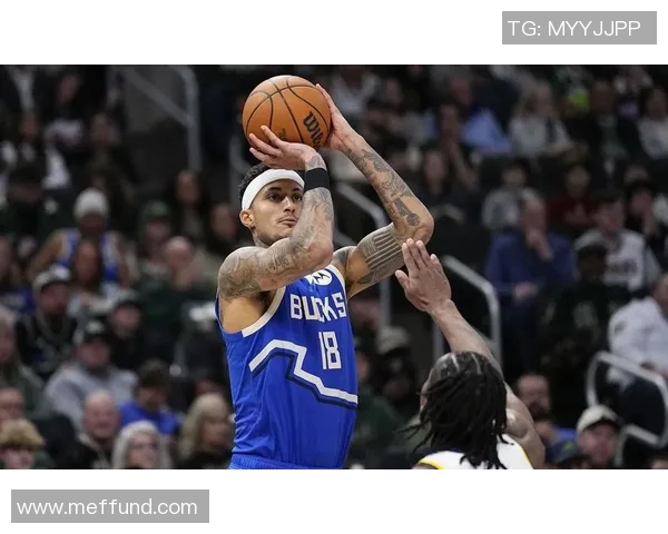 镜头捕捉：独行侠赛场小动作引发热议